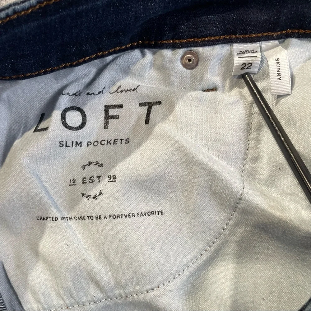 LOFT Women’s Skinny Jeans in Dark Blue Wash Sz 22 - Picture 13 of 13